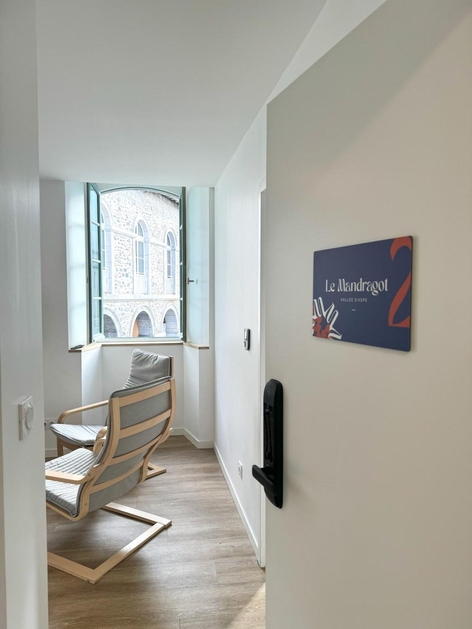 Le Mandragot Aparthotel Bedous Exteriör bild
